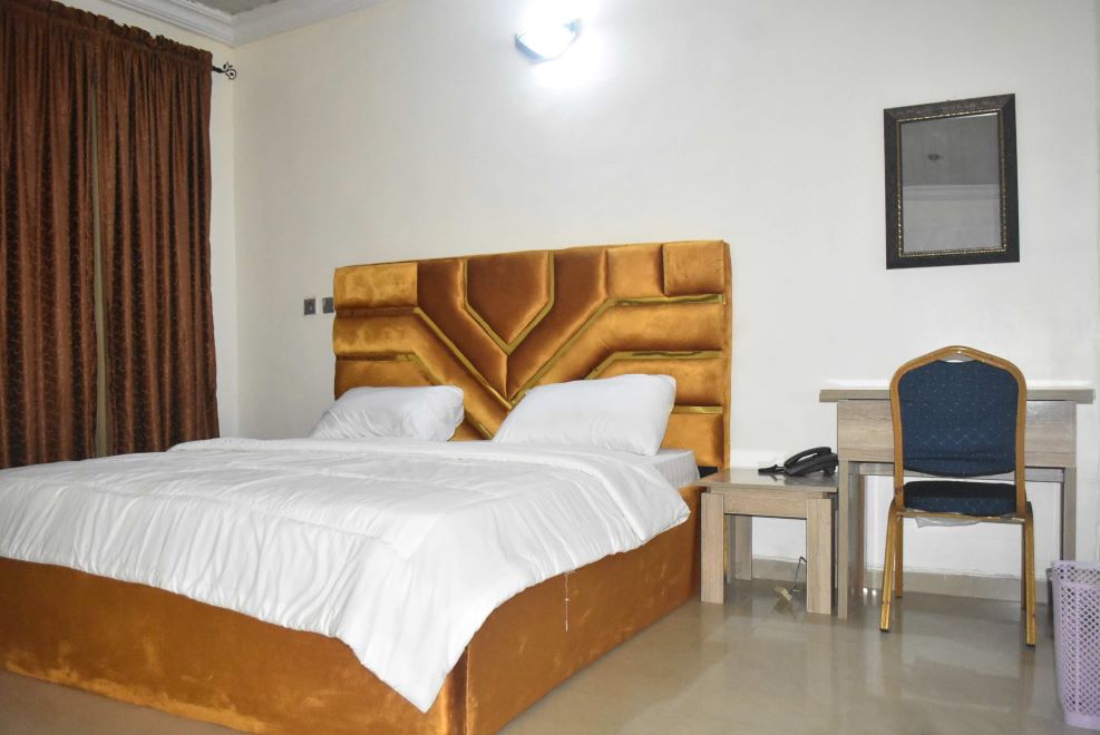 Duluxe Room